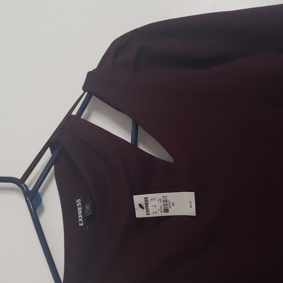 Cute cutout shoulder top from Express - Picture 3 of 4